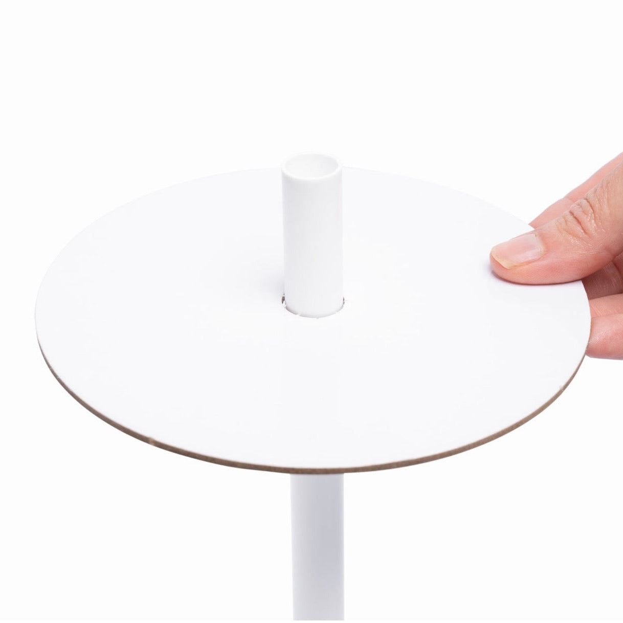 Support Gâteau Rond Argent Perforé – Cake Board Rigide 2,5 mm avec Trou Central – Ø 15 à 25 cm